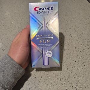 Crest 3D White Easy-To-Use Pen - Lavender Packaging